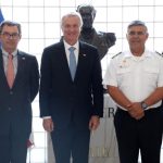 Subsecretario Christian Bolívar acompaña a Ministro de Defensa en visita presidencial a la Armada